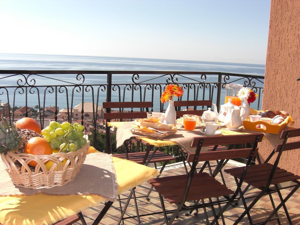 Pietra Preziosa Bed & Breakfast Pietra Ligure Exterior foto